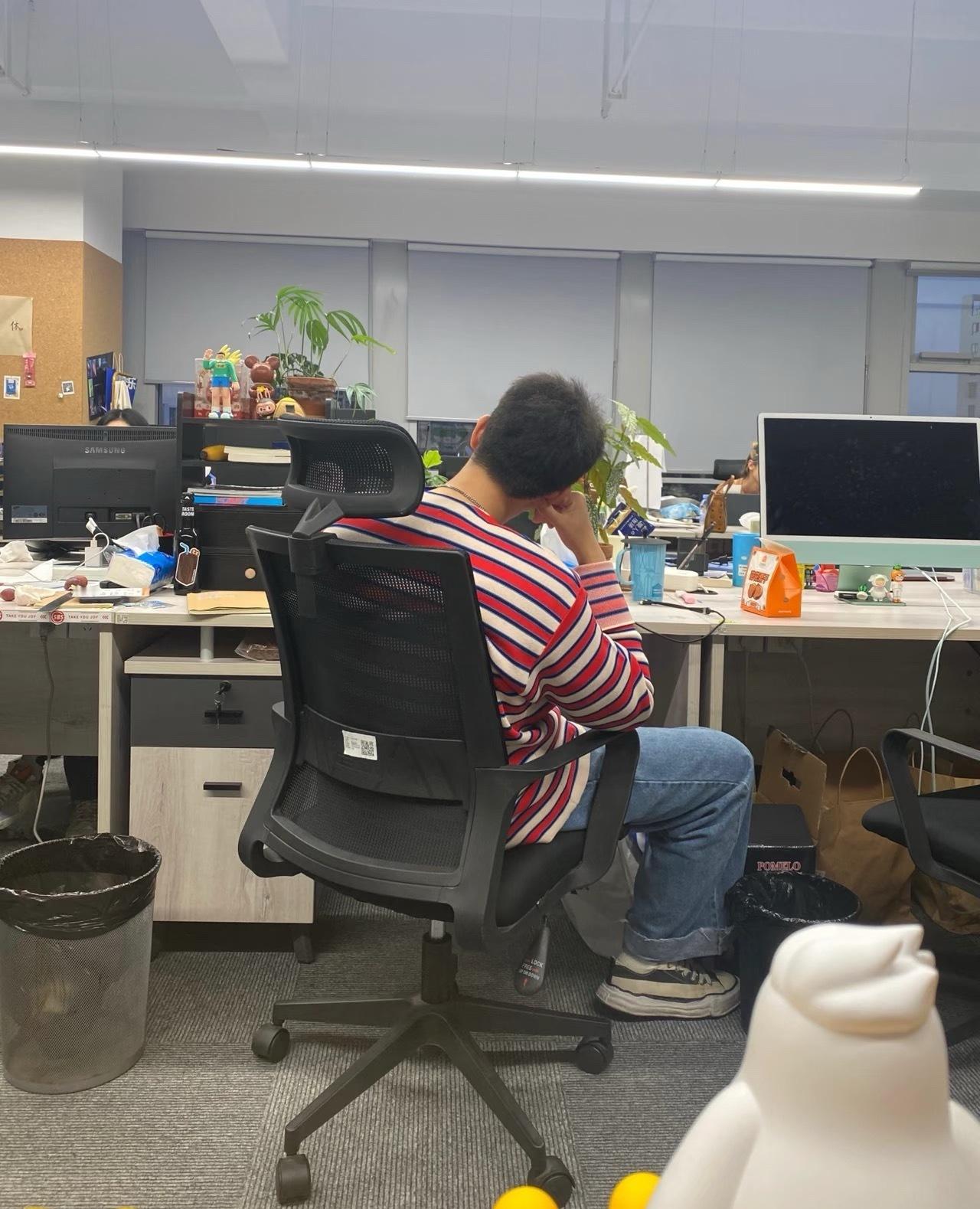 这不就是单休吗？要是钱给的够够的，不休息也没啥问题啊，就怕钱不够事还多还单休那就