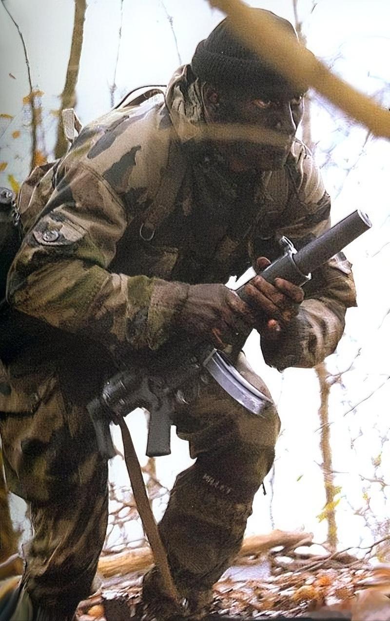 “恒久、坚韧与不屈——无论遭遇多少阻碍、挫折与绝境：正是这一点，使强者与弱者截然