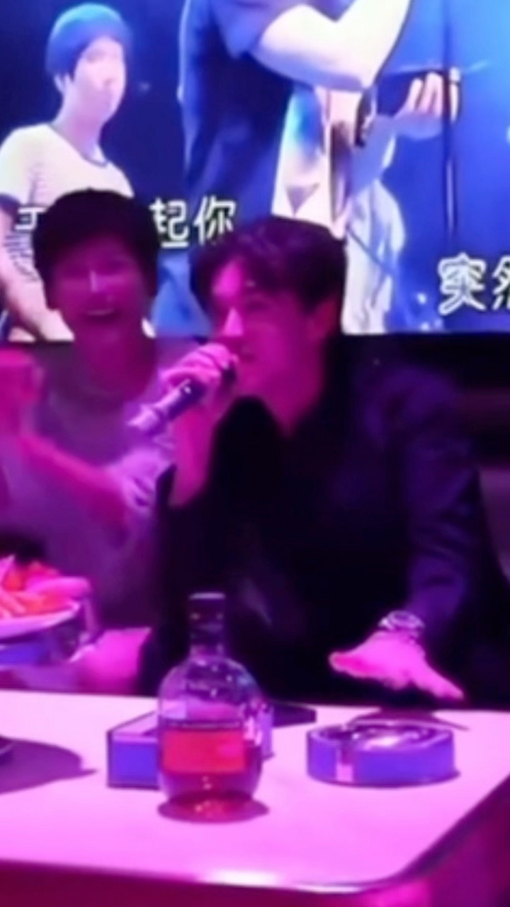 回味【7-10】伟大的暧昧期妈咪害羞老爸钓妈咪 故意输给3个3老爸给妈咪举麦克风