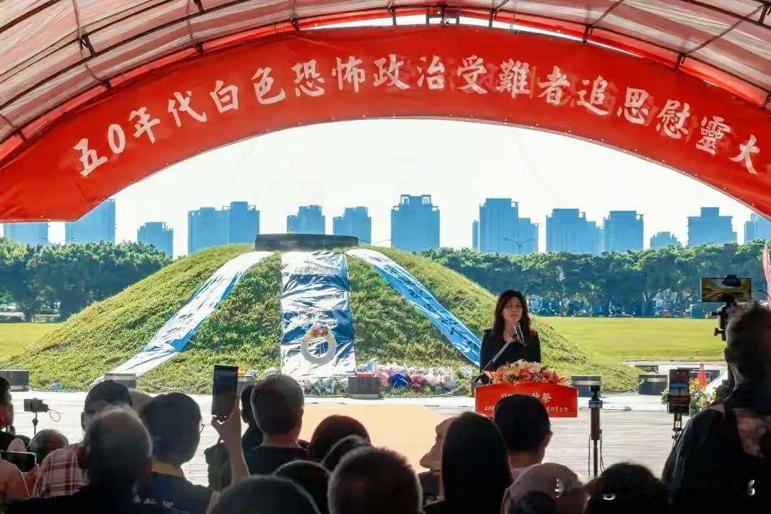 国民党新主席8天破局
8年旧格局一朝改写！
马场町一跪，尽显民族大义

谁能料到