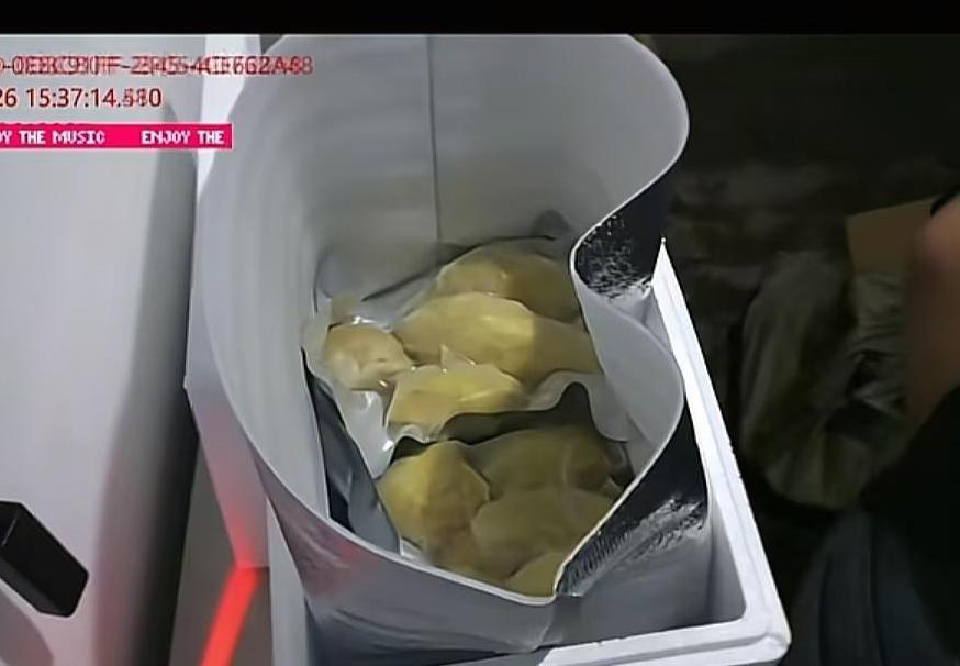 有人说程大叔为了190块钱跑1600公里，脑子有病。
我就说句公道话：
你试一下