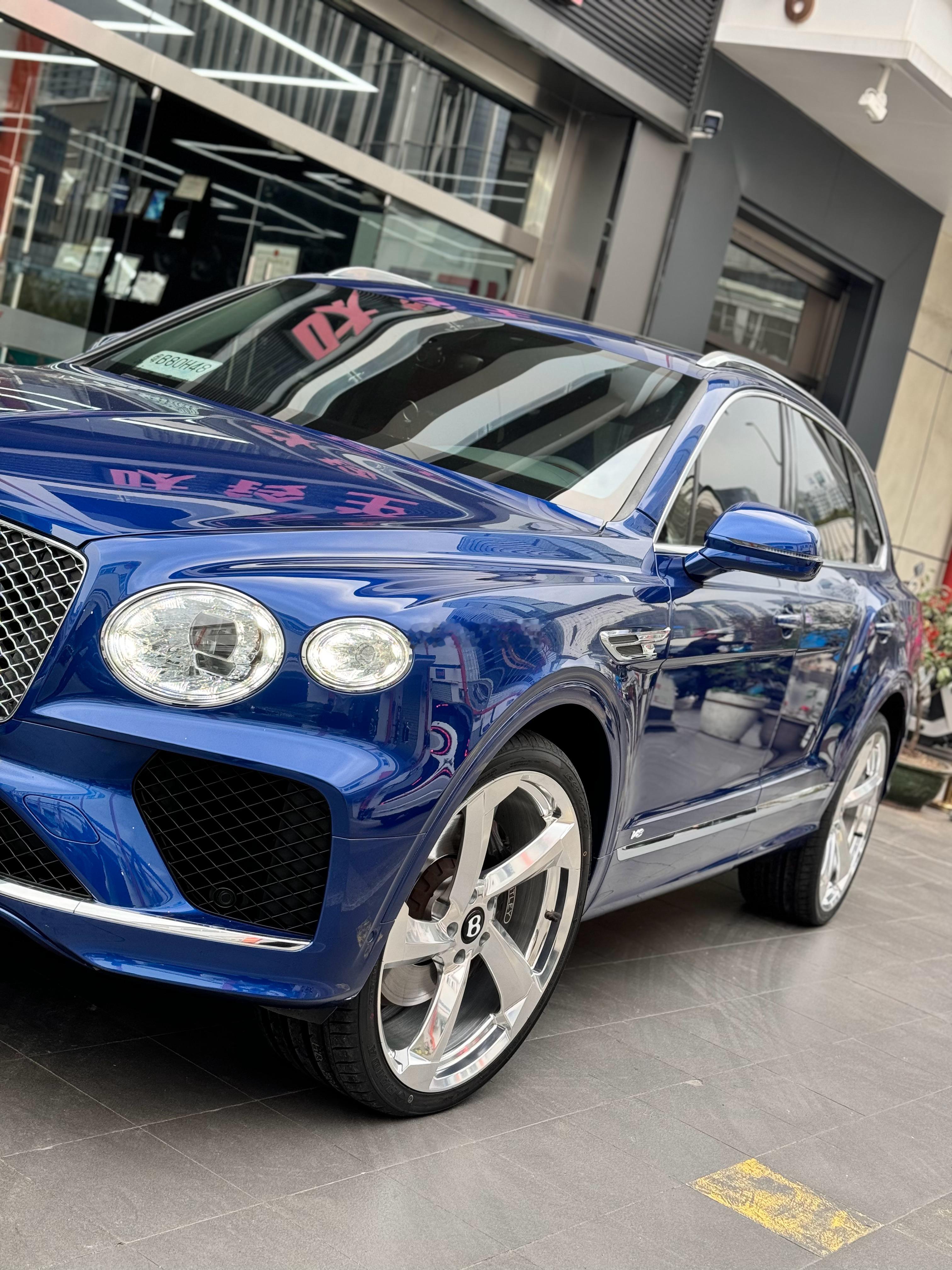 豪横的大哥，宾利添越 完工TLFW FORGED 定制刀锋24寸搭配意大利🇮?