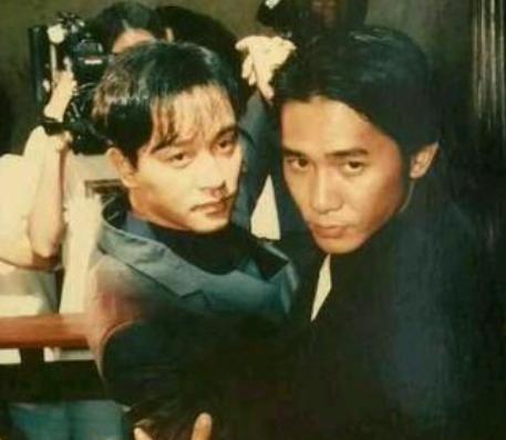 2003年，张国荣去世后，梁朝伟一直没舍得删他号码，一天不小心拨通了张国荣的电话