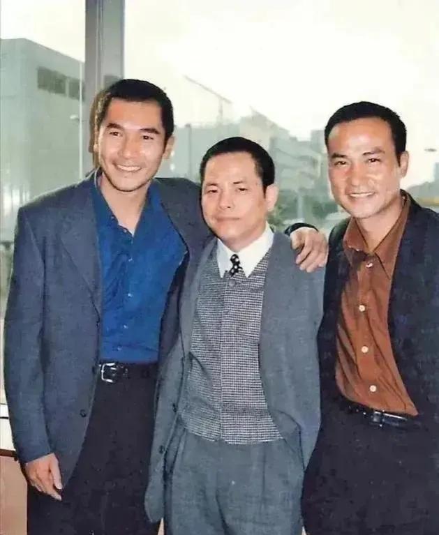 2012年，崩牙驹出狱后找到小弟洗米华说：“当初我借你三千万，如今我要十分之一的