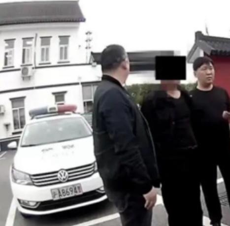 “一时冲动，害人害己。”浙江台州，35岁男子与44岁女子发生关系时，见对方嫌自己