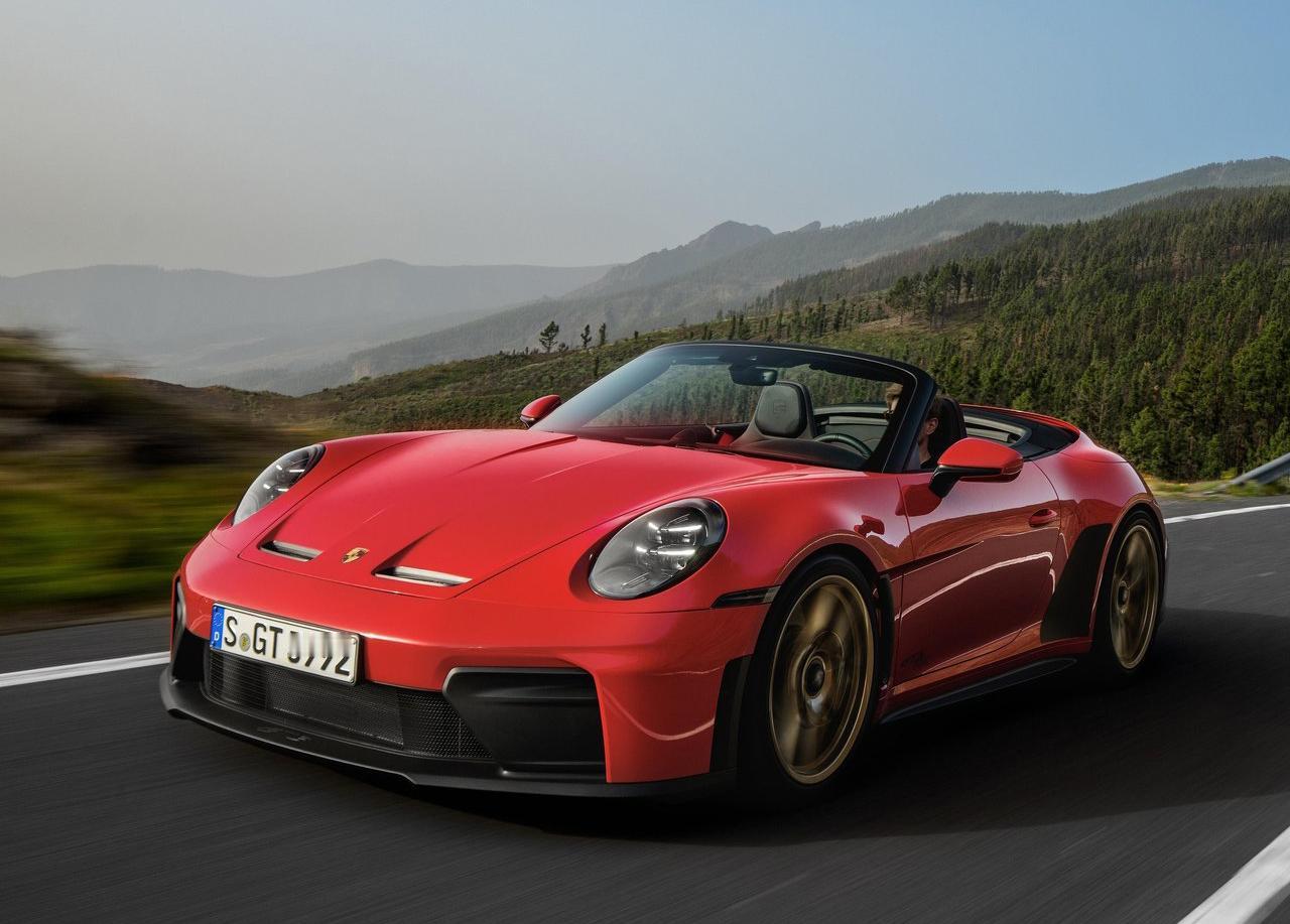 近日，保时捷发布了992.2的911 GT3 S/C，新车作为首款量产的GT3敞