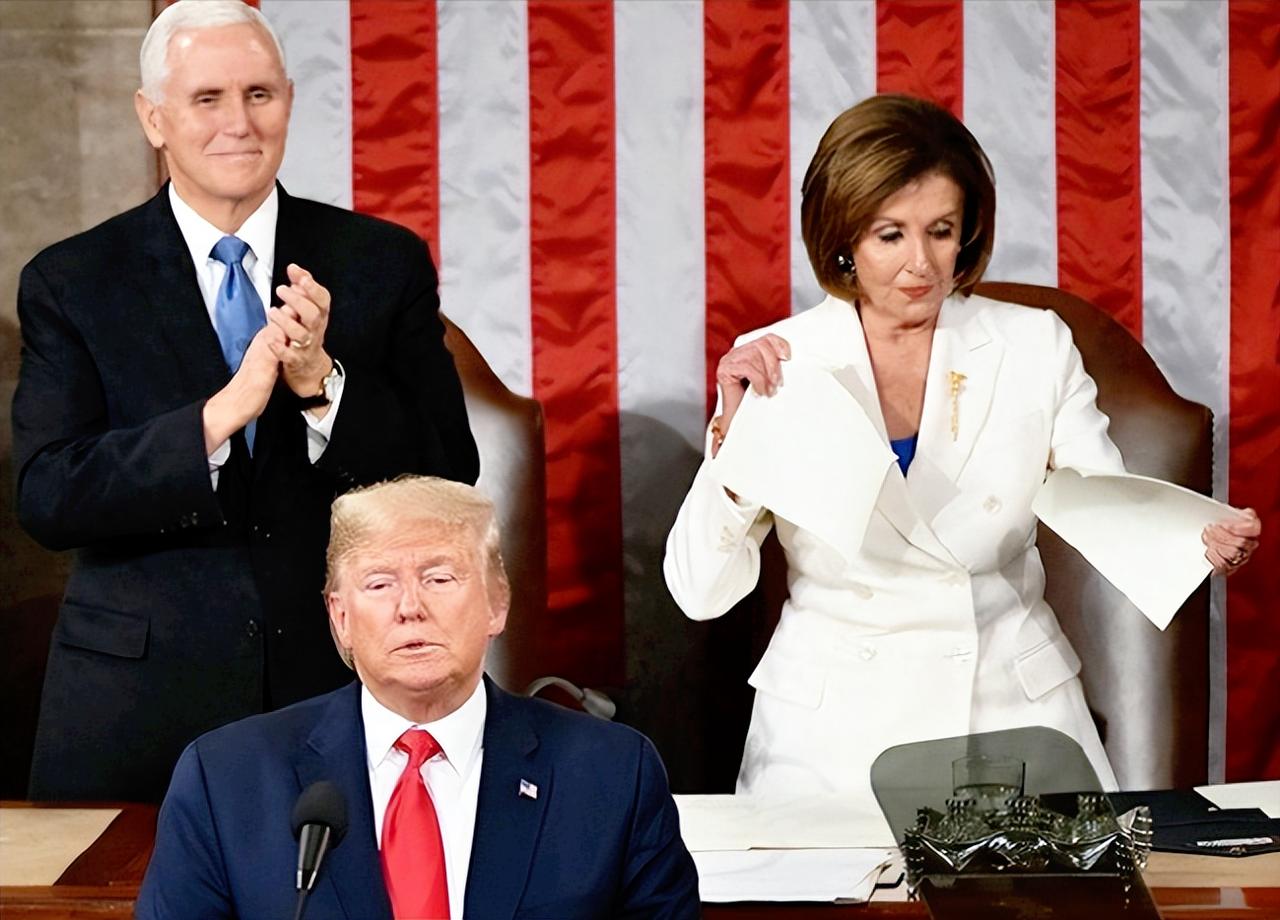 85岁政坛老将退休前怒撕美国，总统自封王、国会烂透了、高院跑偏了。
 
南希·佩