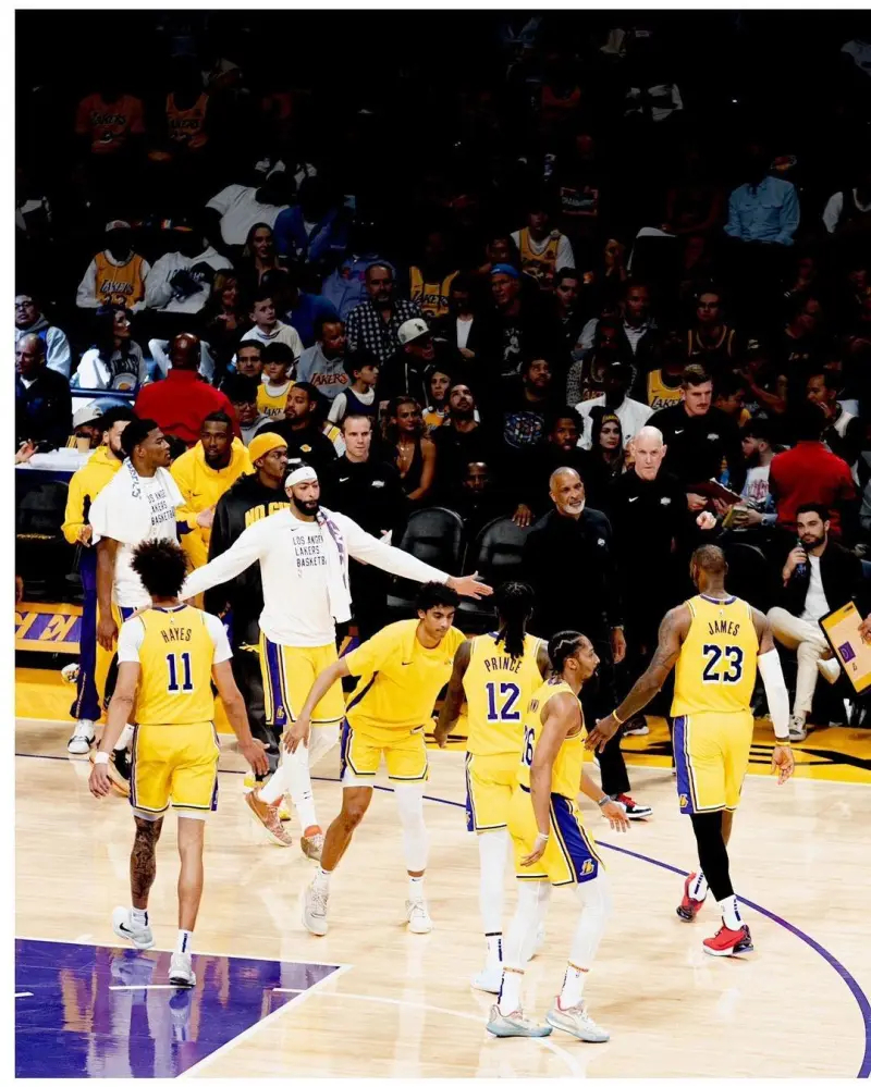 04月20日 湖人官方发布了明日季后赛首轮G1的伤病报告。安东尼-戴维斯（下背部