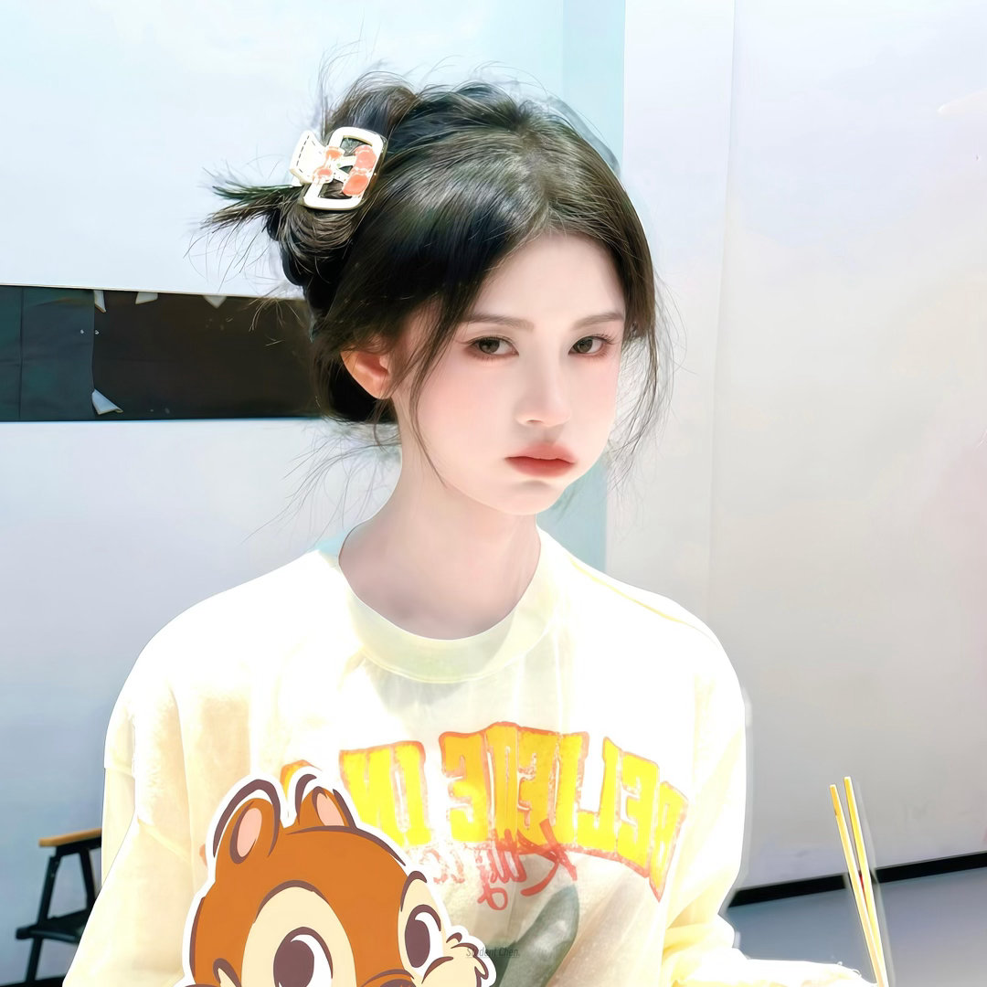 鞠婧祎貌似很好吃的样子 别人吃白开水泡饭是清汤寡水，鞠婧祎爱吃白开水泡饭，那叫极