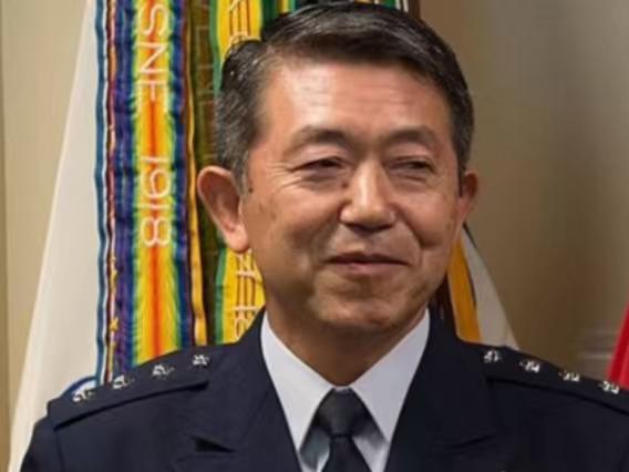 这个制裁能让日本自卫队的前统合幕僚岩崎茂像石平那么难受吗？
不要认为这个制裁就是