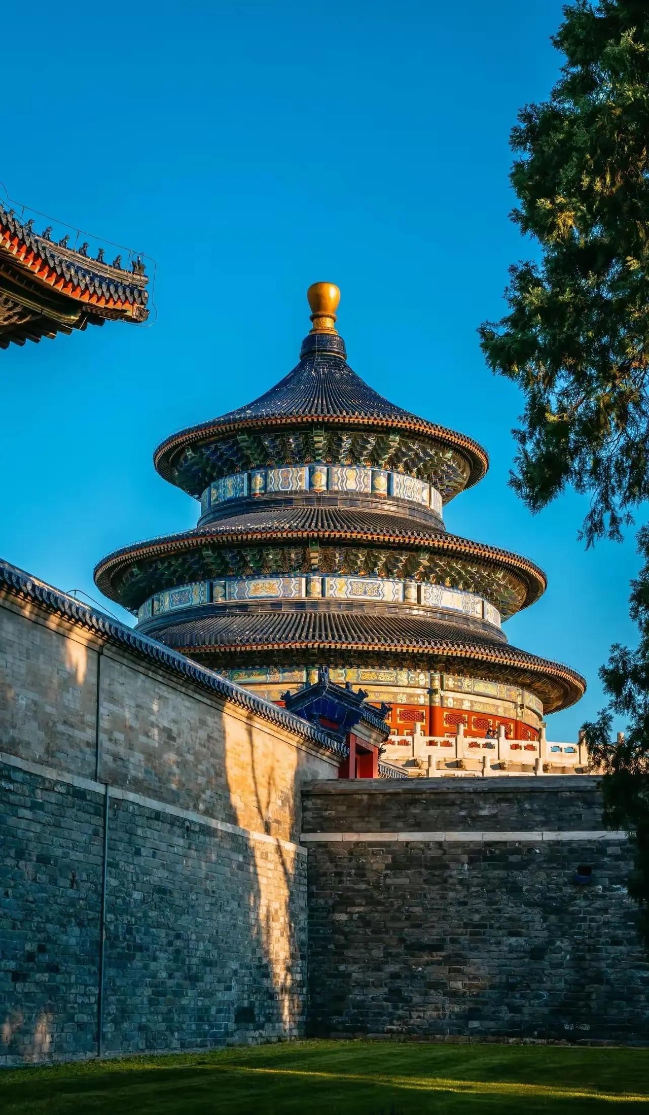 人要多走，
才能走运。

环境的能量是很强大的，
有机会多出去走走，
去旺自己的