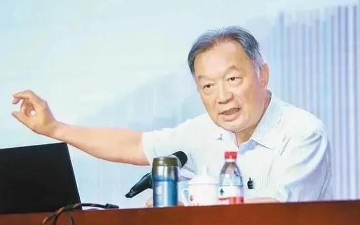 温铁军高阶论坛一席话直接震住全场！硬怼照搬西方赶农民进城歪路真的错了吗？这哪是现