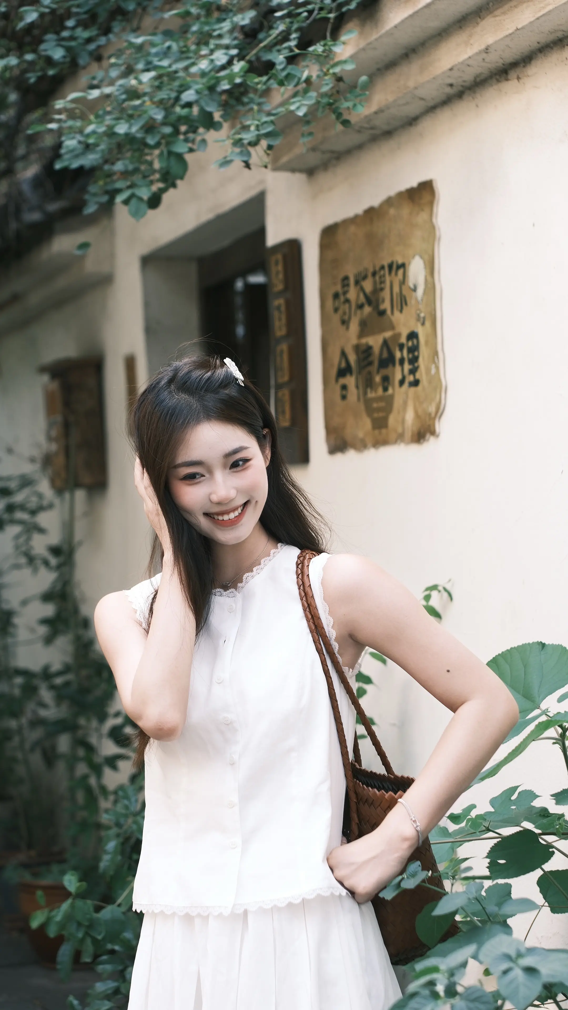 我情不自禁会为你牵挂。