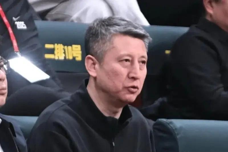 男篮是真输不起了！超大集训名单！21人！
原班人马包括胡明轩，高诗岩，曾凡博这些