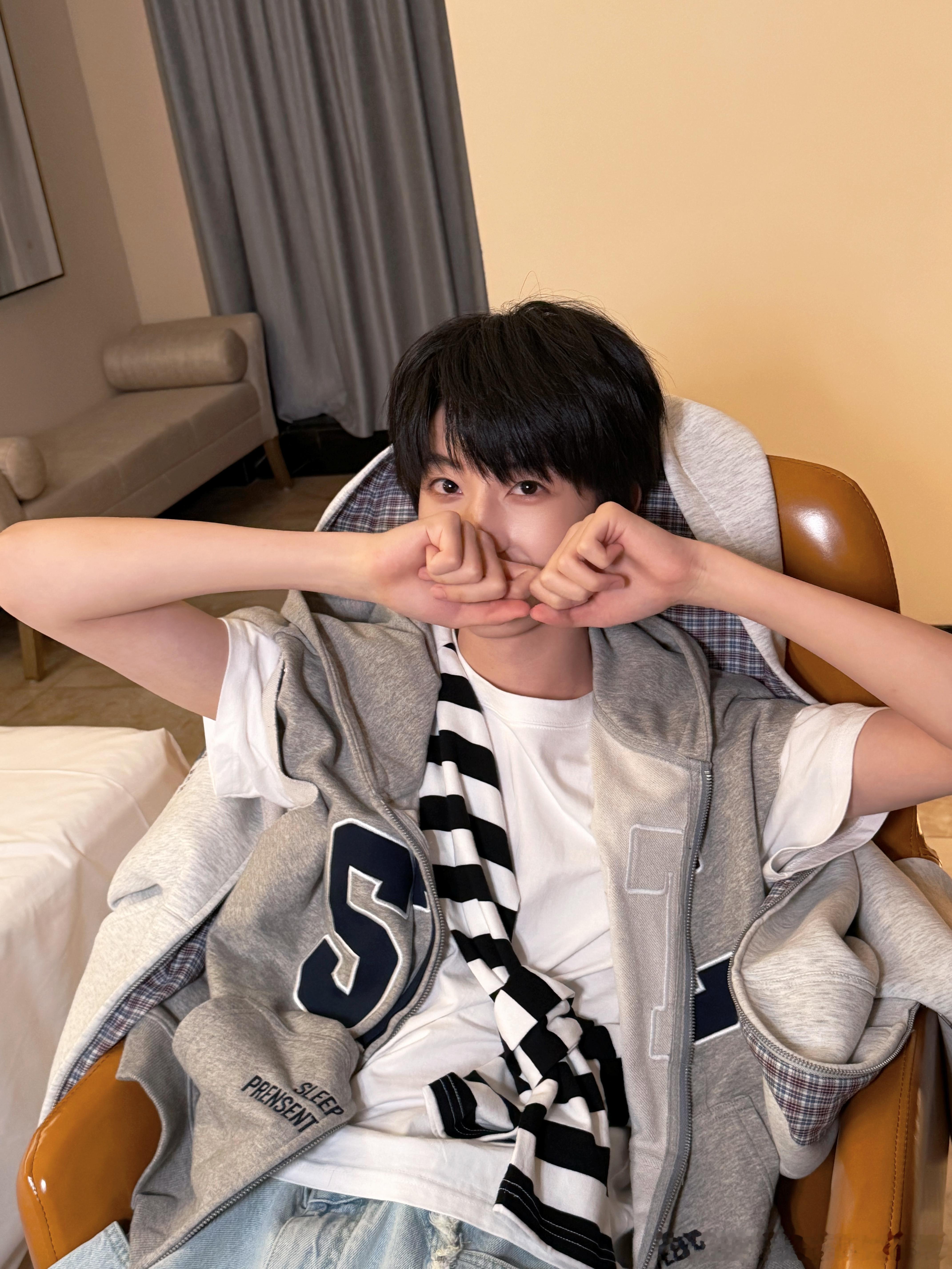 杨博文的搭衣天赋杨博文的搭衣天赋 ，咱就说真的很有自己的审美和对时尚的理解呀~ 