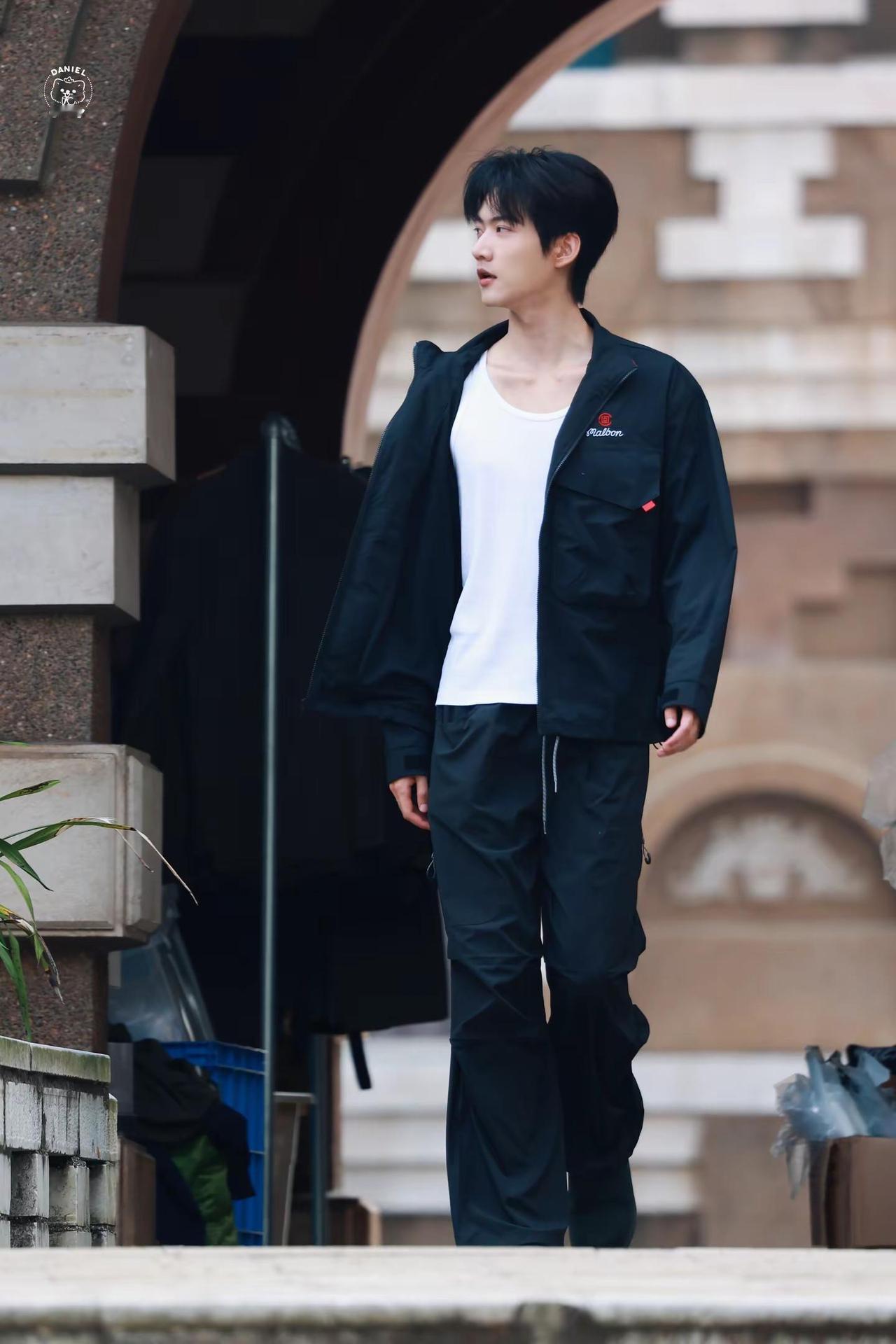 260825。周柯宇 周正
