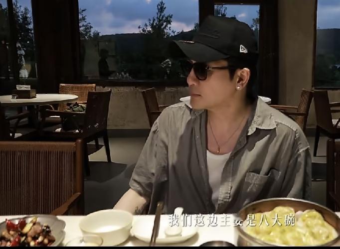 苏有朋，太松弛了[捂脸]
 
8月27日中午，苏有朋更新社交平台，发布了一段日常