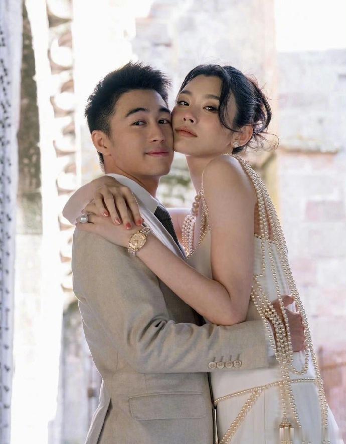 奚梦瑶对婆婆的称呼谁能懂奚梦瑶对婆婆的称呼亲切的喊妈咪关系真的好好！奚梦瑶头纱绣