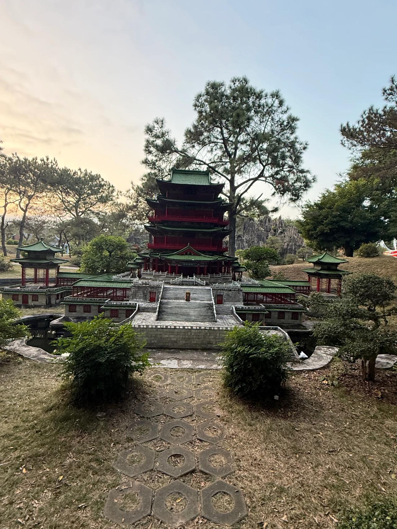 江西究竟多难找工作，工资多低待遇多差，我一天到晚想去江西南昌旅游，东莞到南昌来回