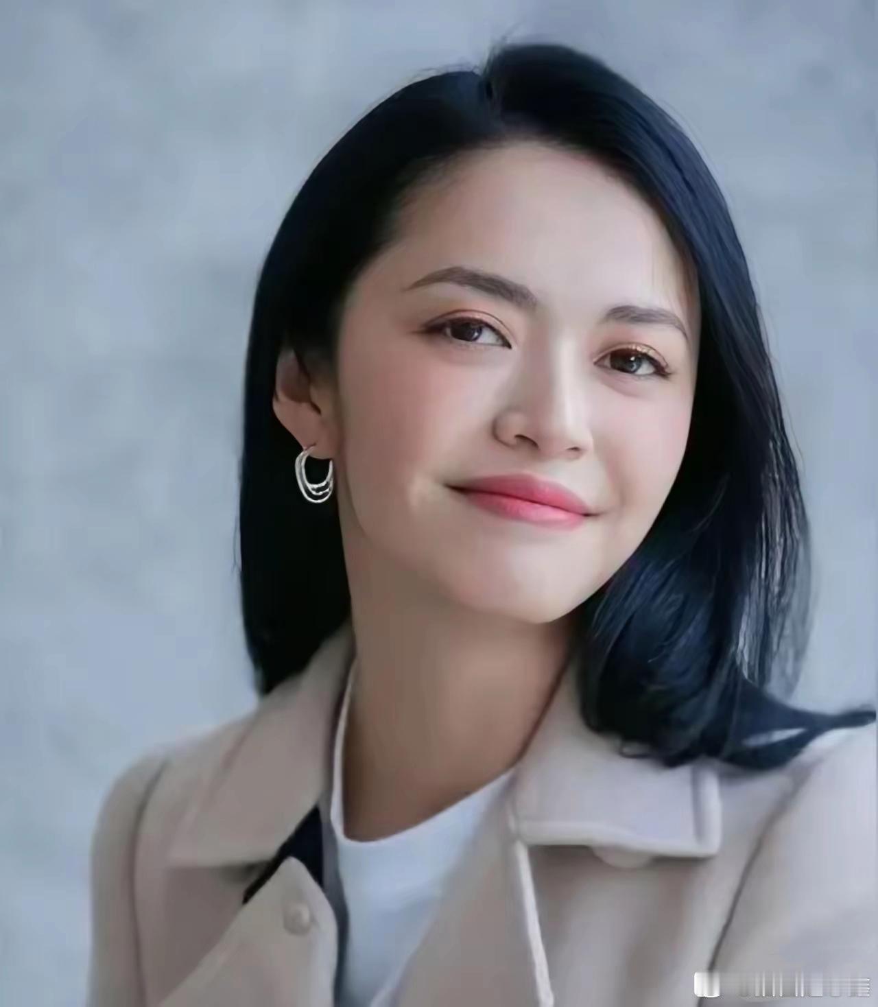 我发现《监狱来的妈妈》这部机具争议的电影，公开站台的明星从头到尾就只有姚晨一个人