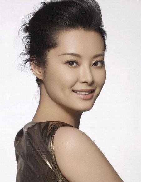 钱再多有什么用，九死一生的袁立术后状态曝光，警醒所有中年女性
 
拥有优渥收入和