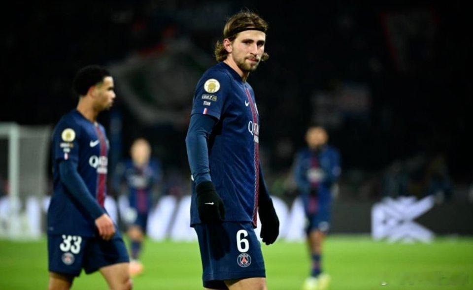 北京时间明天凌晨4:05，法甲第15轮巴黎圣日耳曼将主场对阵雷恩。赛前巴黎圣日耳