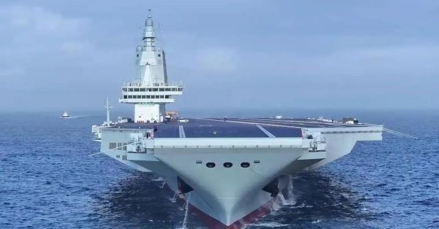 八万吨级的福建舰在国际上是什么位置？说句实话吧，福建舰就是升级版的小鹰号，实力也