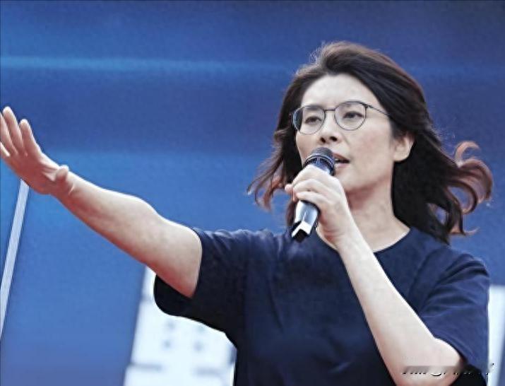 两党会谈前，战区发布促统海报，郑丽文7日登陆，第一道难关出现          