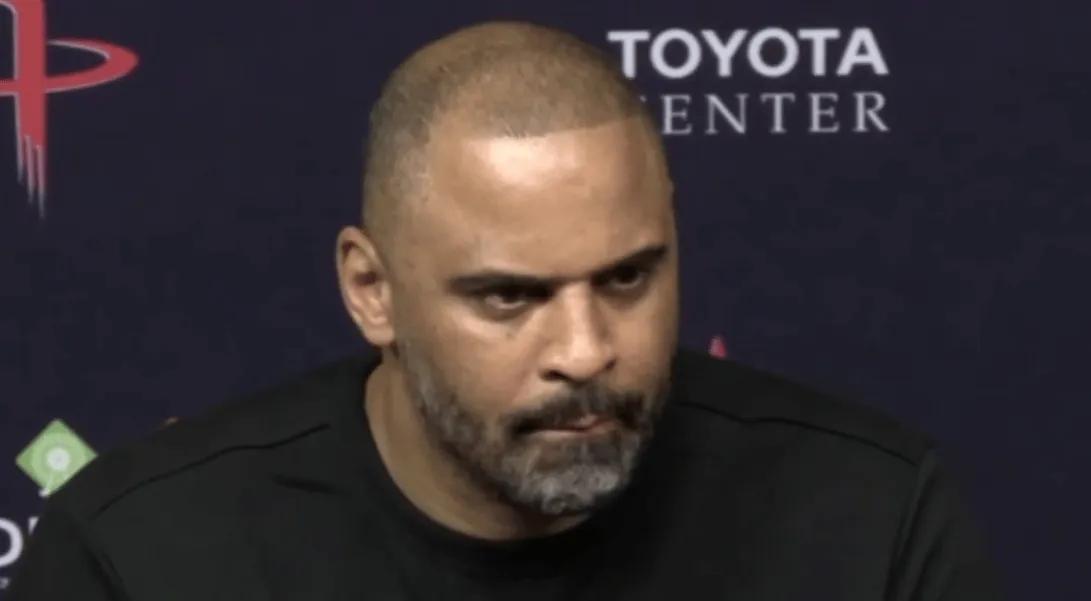 今天乌度卡在赛后采访中夸了电风扇，说什么“数据完全无法体现他的价值”。确实不能只