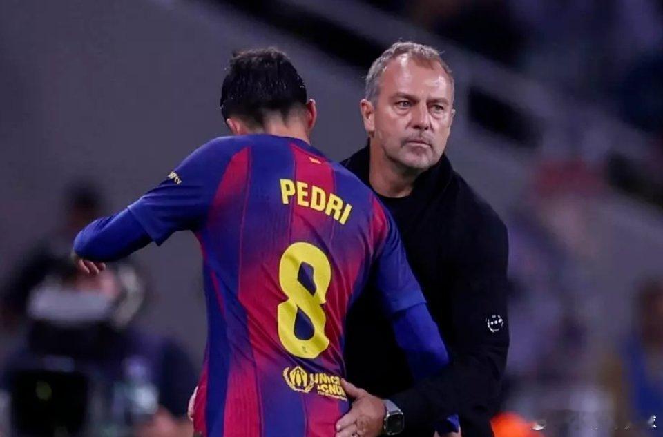 12月19日讯 据西班牙媒体《每日体育报》报道，巴萨中场佩德里缺席了球队今天的合