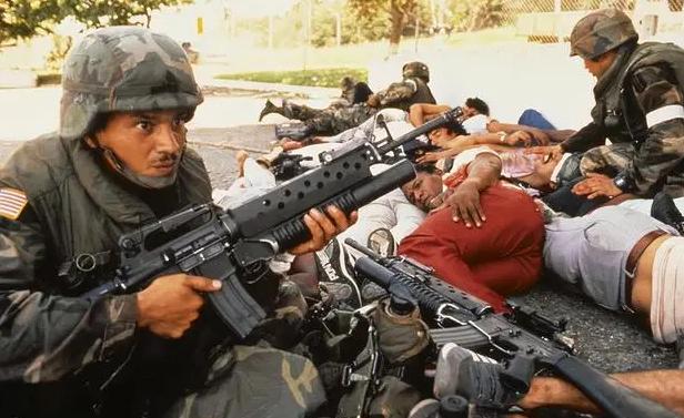 过去美国以“打服对手”坐稳霸权，现在面对中国，为何没有了底气。从二战时期看，美国