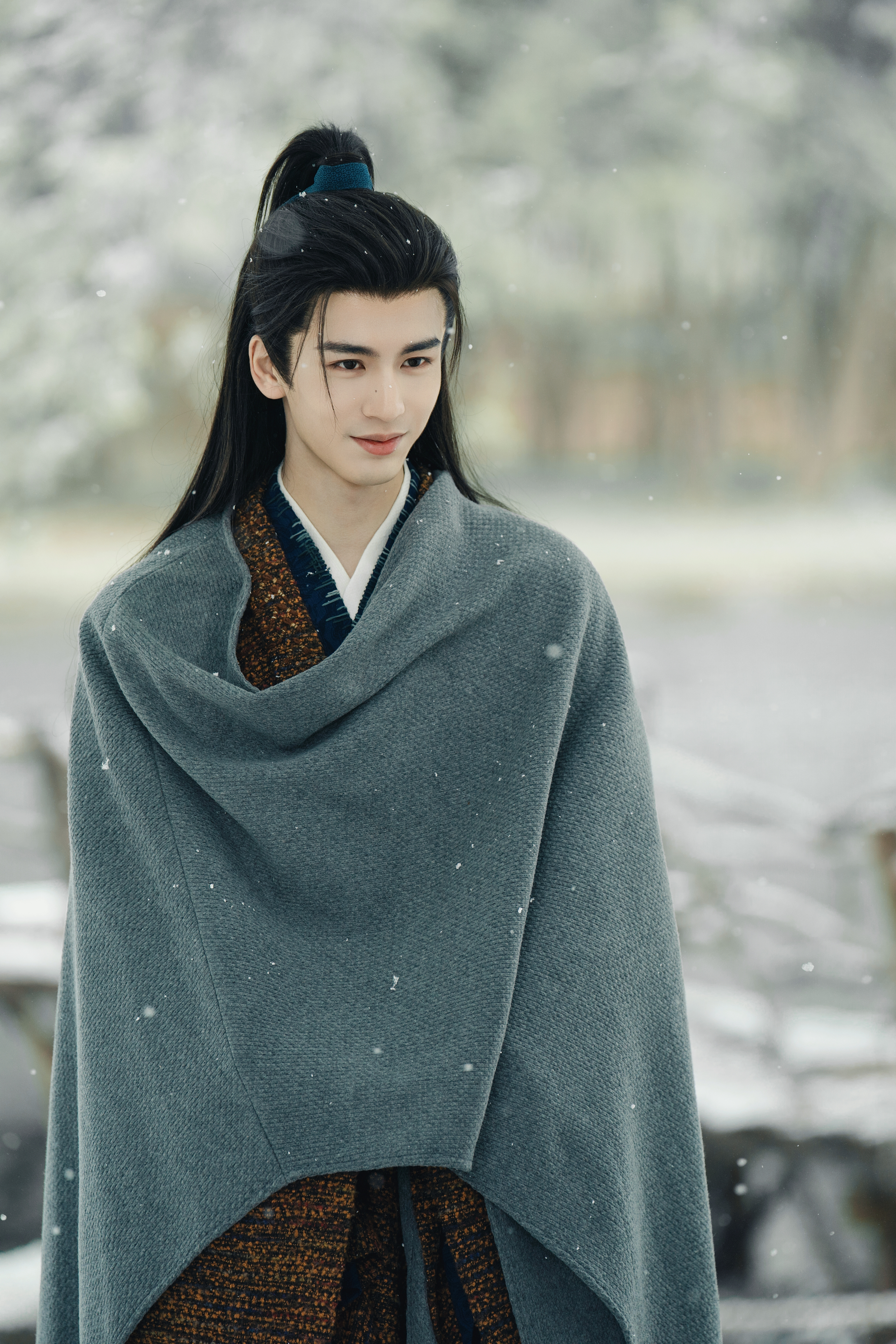 张凌赫海外人气暴涨张凌赫ins涨粉14万 我就说没有人能不爱张凌赫在《逐玉》里饰