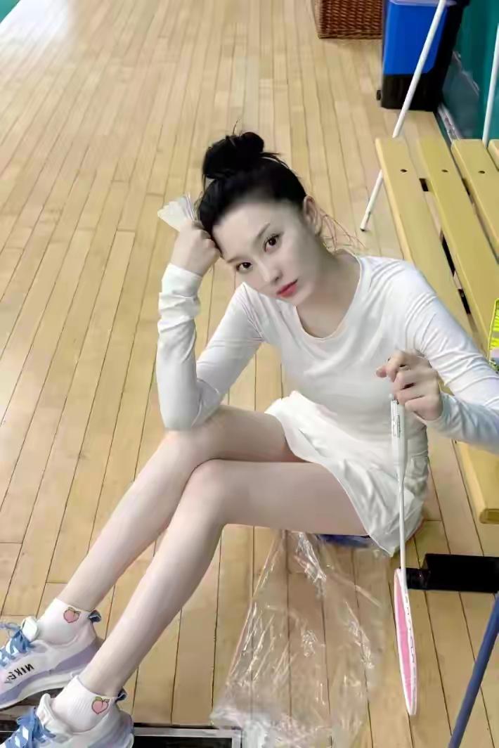 演员金尤美完美身材和颜值什么样的女人才能称得上有气质?