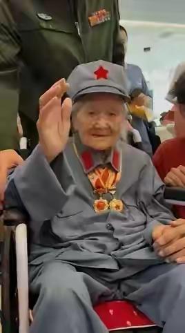 唯一健在的105岁的老红军 战士！

2026年6月27日，王全英刚刚过完105
