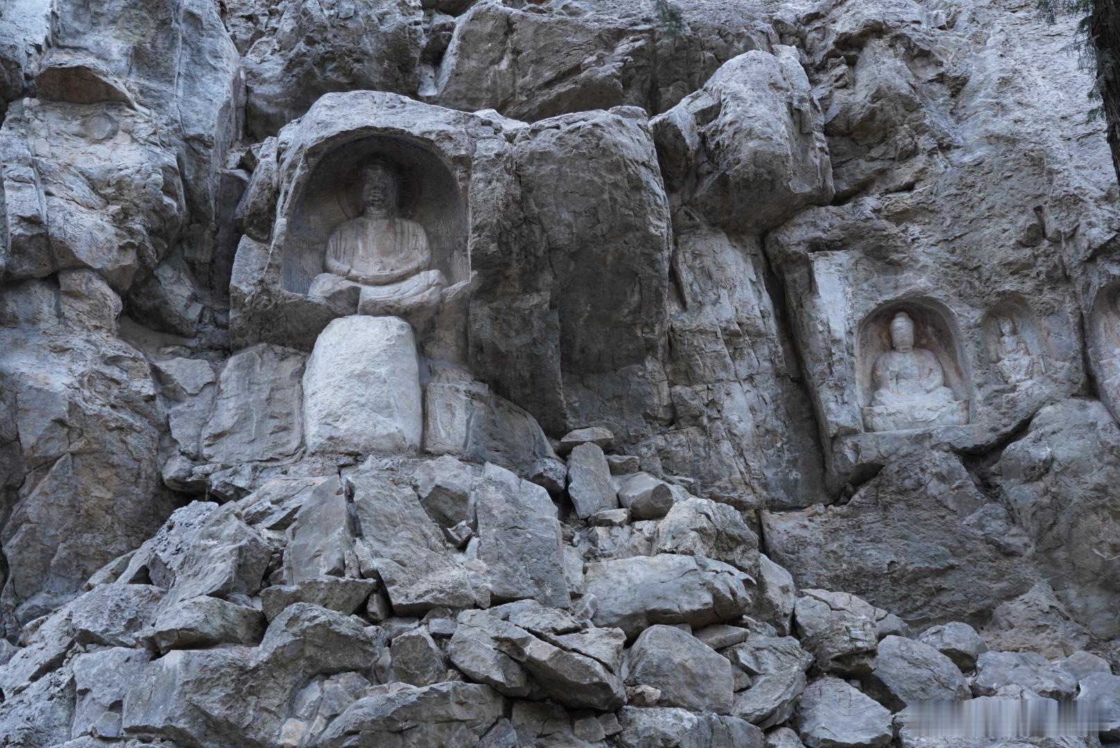 岽游记  济南神通寺千佛崖造像，第三批国保，有李世民子赵王李福与女南平长公主和驸