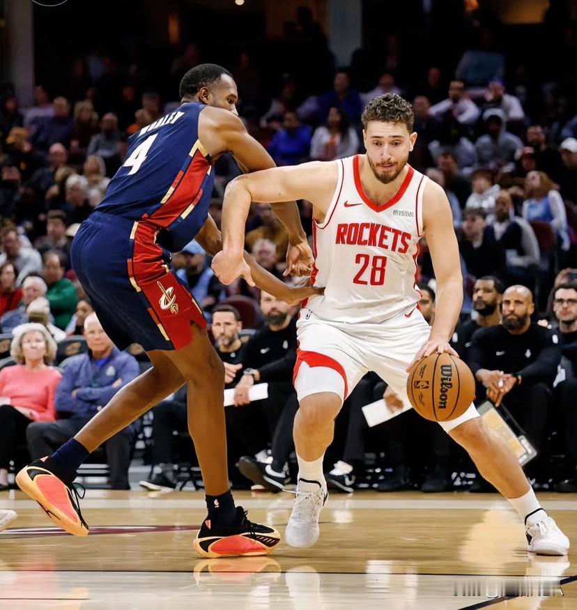 21届选秀分档：

第一档：CC和莫布里。这一档是未来有机会获得硬核荣誉的，比如