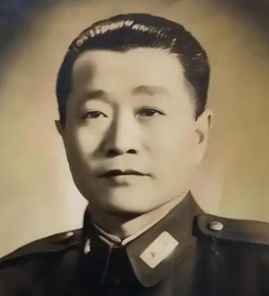 1981年5月，杜聿明在北京病逝。妻子曹秀清强忍悲痛，给蒋经国发了一封电报，求他