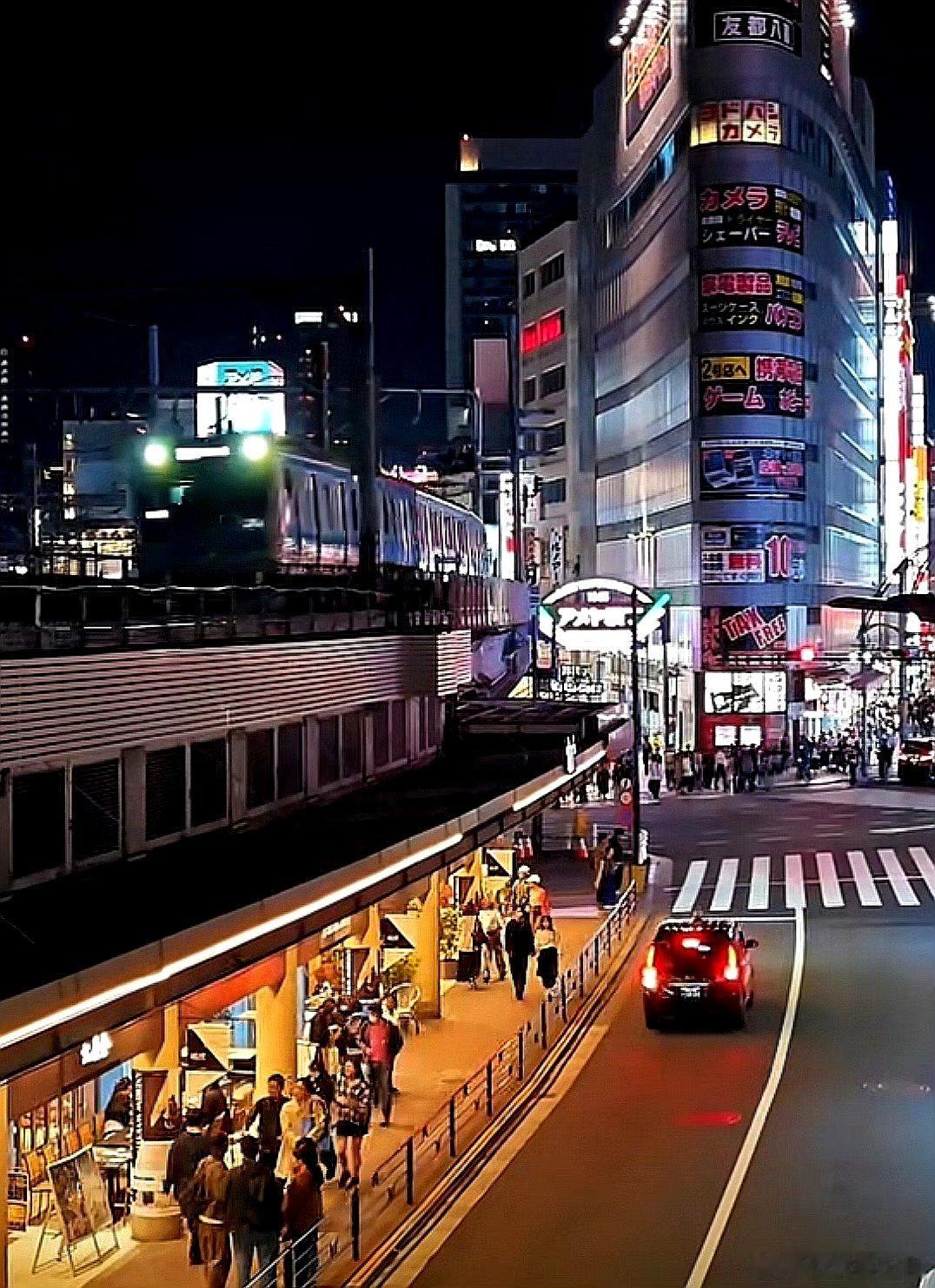日本，东京上野车站夜景 