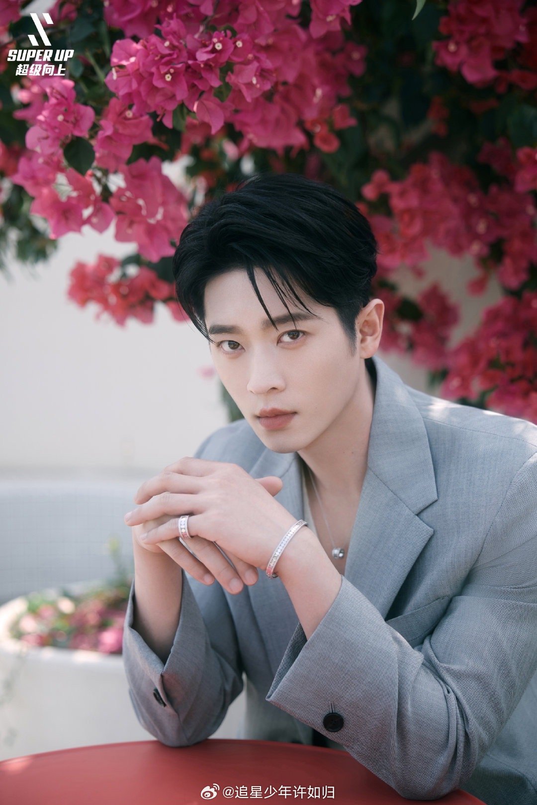 丞磊 大大方方清清爽爽的 看丞磊的照片会觉得心里很安静，他没有硬凹什么风格，就是