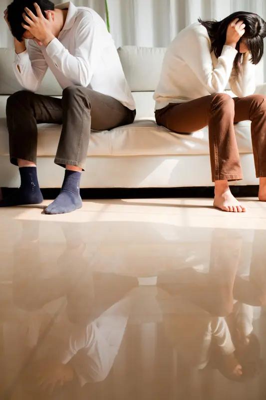 背叛婚姻的人很难有好下场。有些人在婚姻里禁不起诱惑，以为找到了真爱，可最后往往是