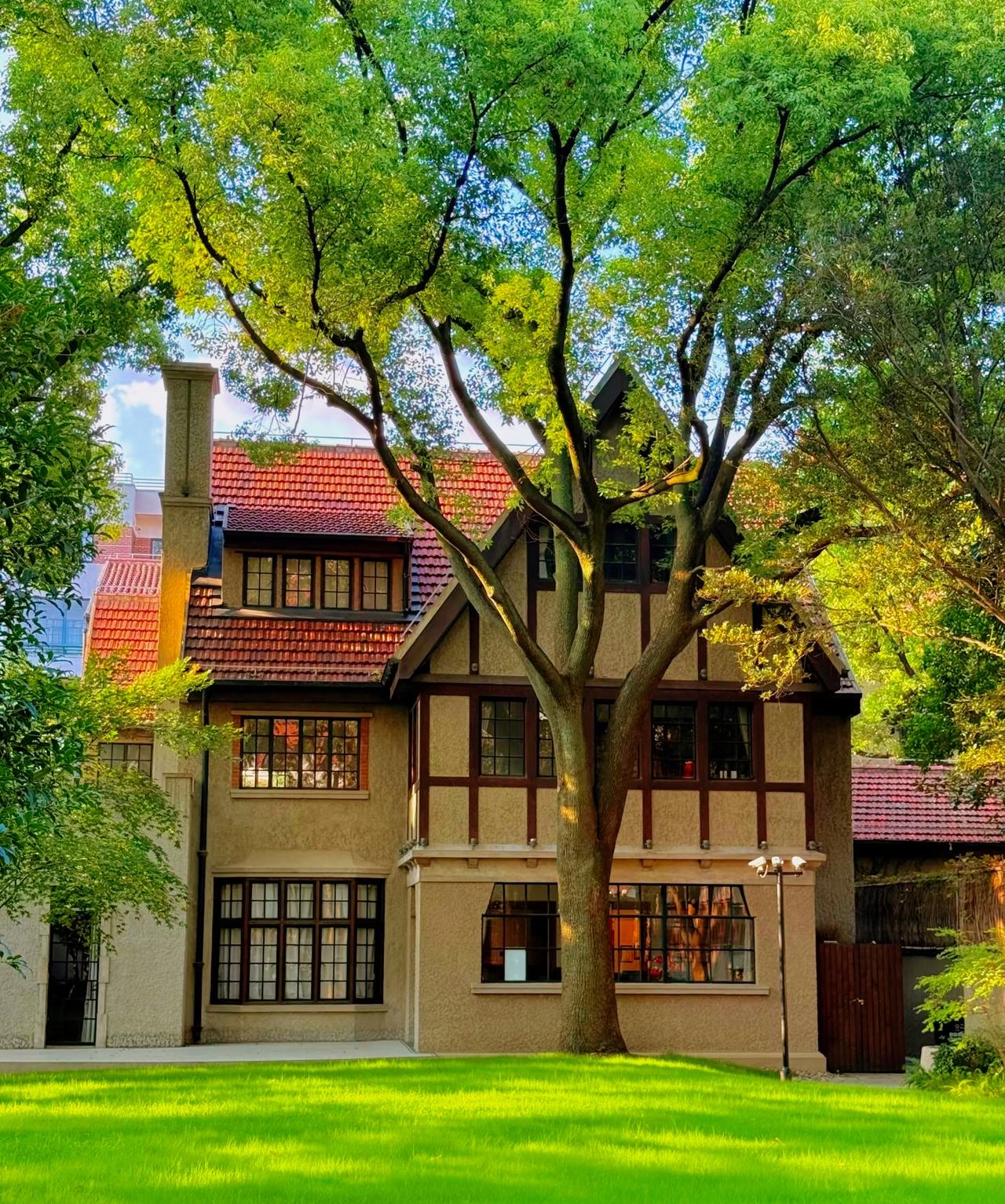 除了生理需求，女人骨子里最渴望的其实是需要男人这三样东西：一种如船长般带着她向前