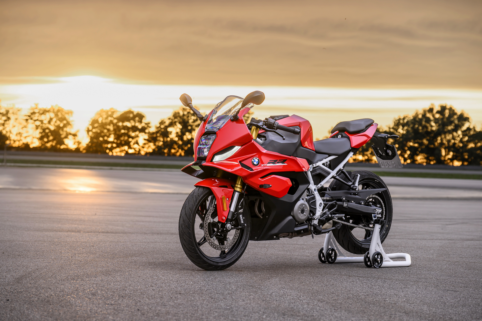 车市热门 BMW 宝马全新跑车 2027 F 450 RR 