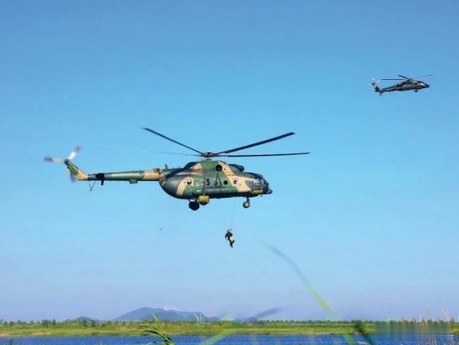 甬尚老兵的粉丝圈[超话] 【起床号 】微笑只是一种表情，有时候却比语言更有力量。