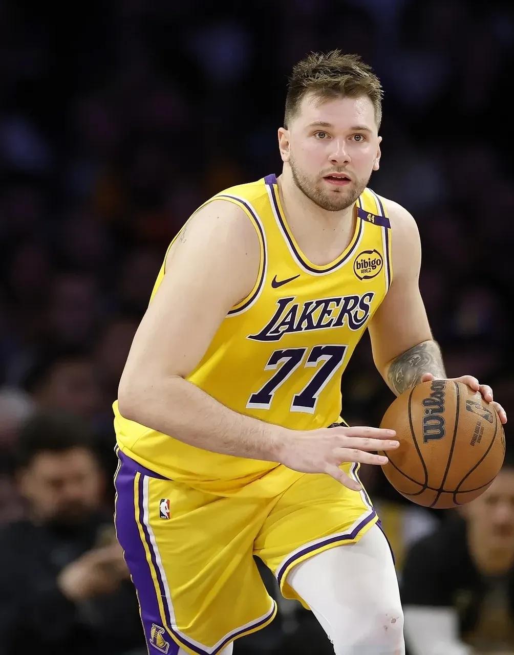 是不是真的超巨？真的很难说。
要知道东契奇已经27岁了
要荣誉没荣誉
起码过硬的