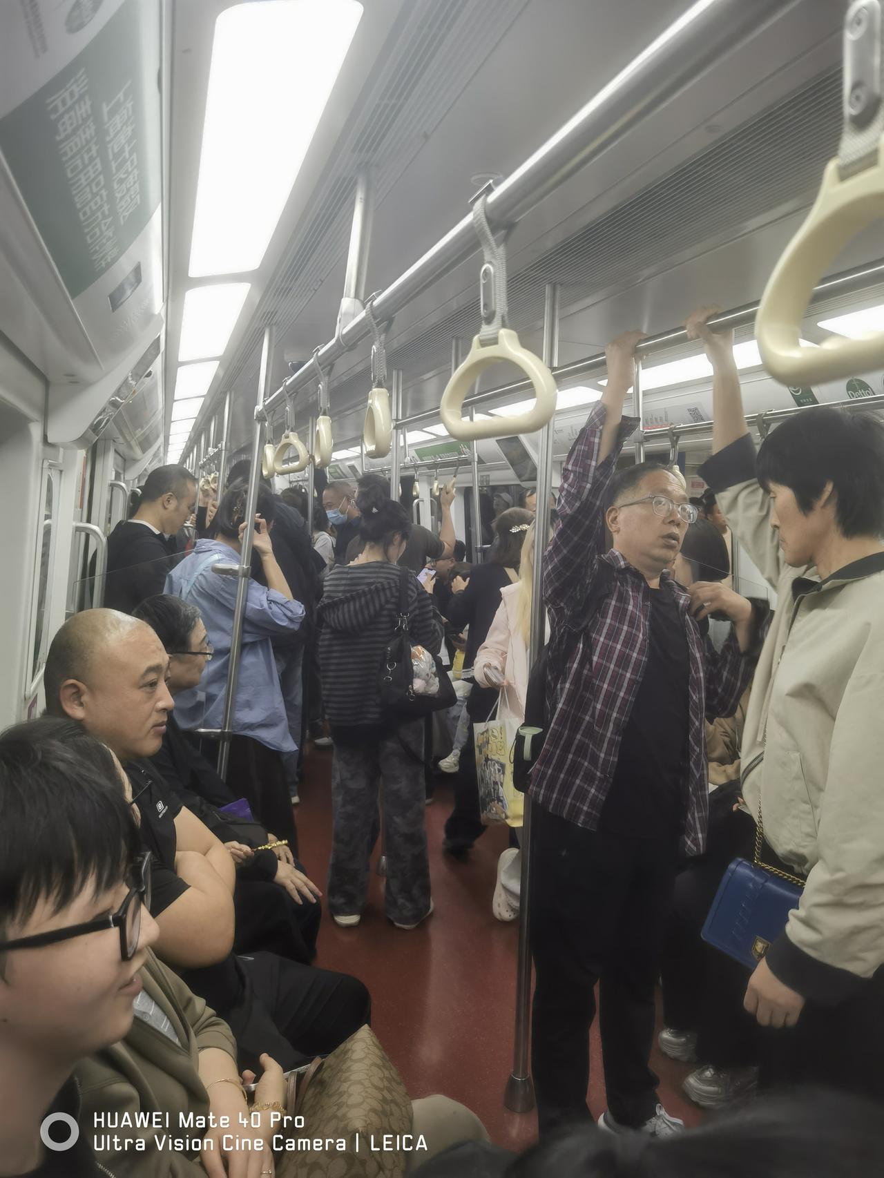 西安国庆假期实景：千年古都，盛满人间烟火

这个国庆长假，西安再次迎来八方游客。