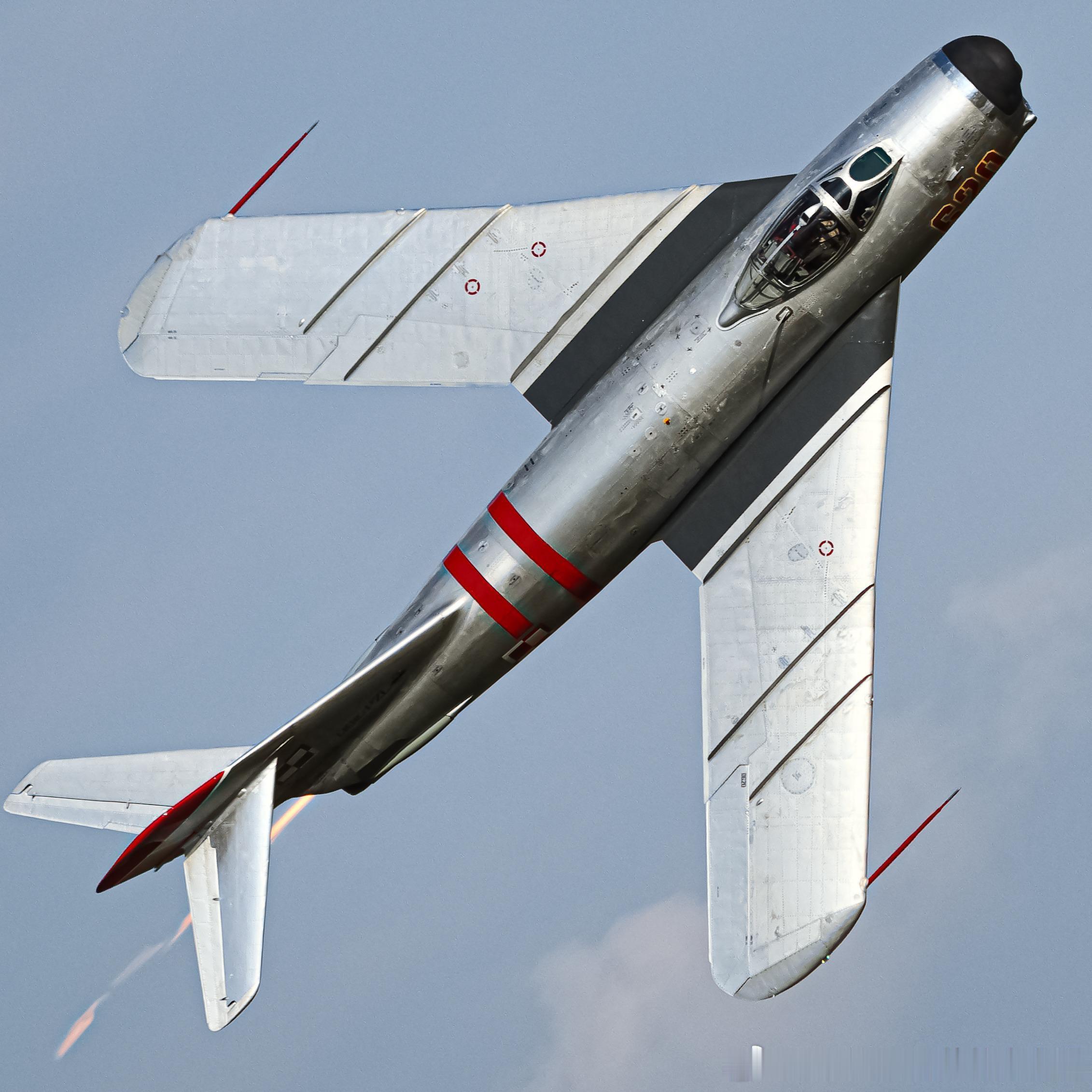 烽火问鼎计划 米格-17PF "红620"（民用注册号：NX620PF）是目前世