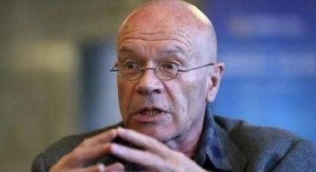 英国学者马丁·雅克，再次语出惊人！他直言：“美国之所以死磕中国，总觉得中国‘犯了