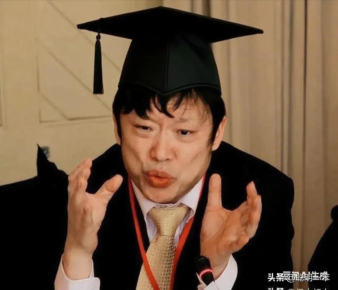 胡锡进公开发声力挺高考英语150分主科地位，把主张降低英语权重的观点斥之为“蠢才
