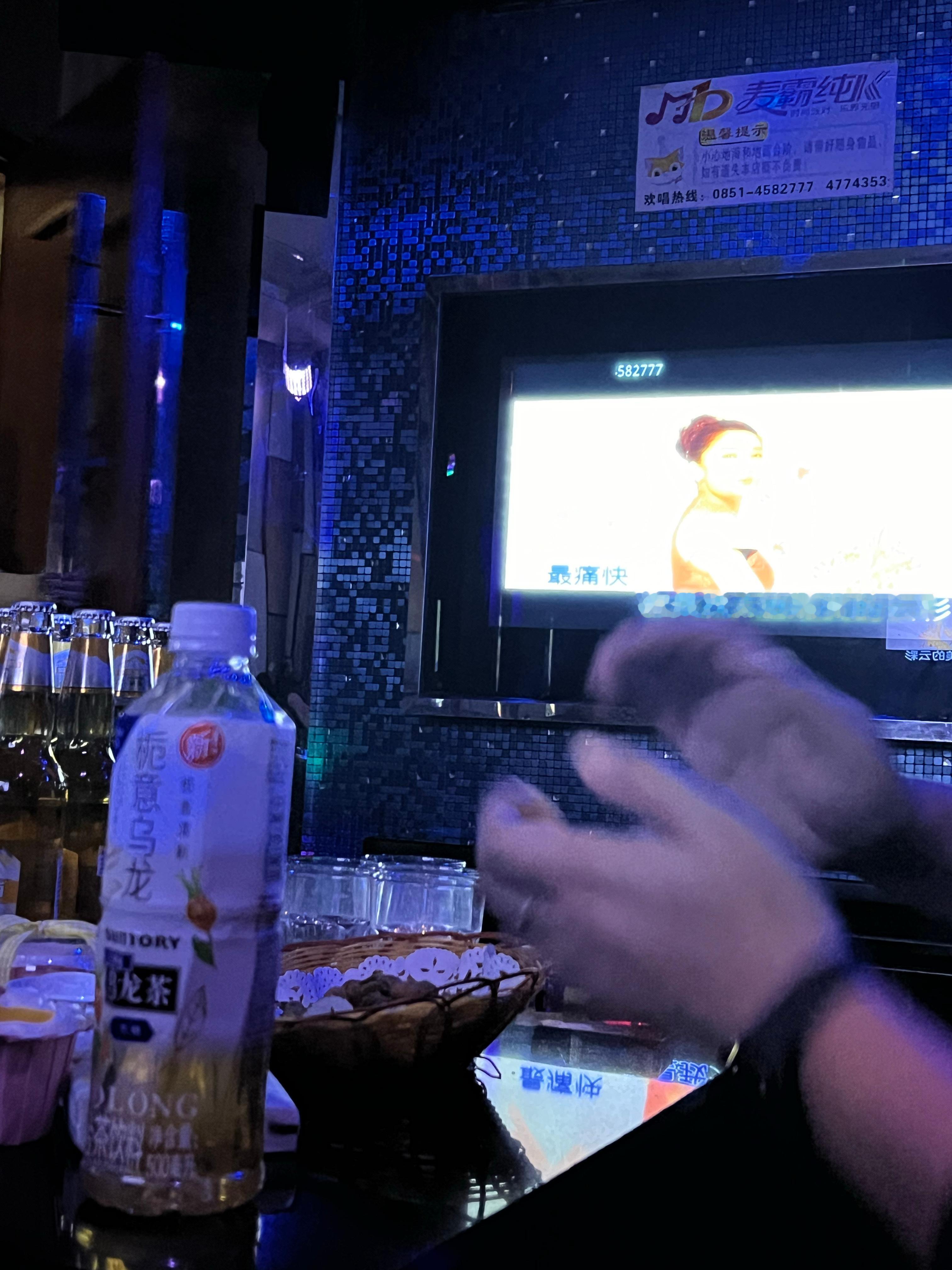 诶呀来都来了嚎一曲吧 