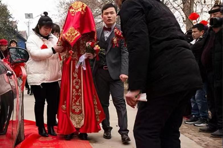 江西南昌，我在老同学那里订了10箱酒，是给儿子结婚用的，白酒钱给过后，以为事情就
